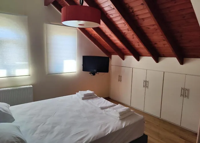 John\'S Modern Apartments Artemida